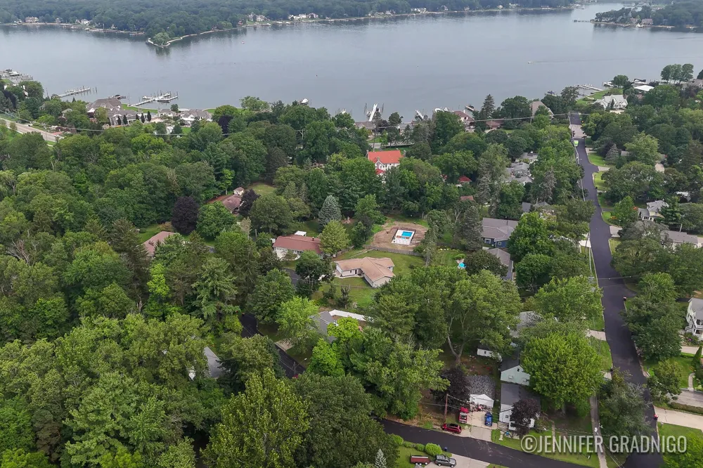943 Grandridge Court Holland, MI 49423