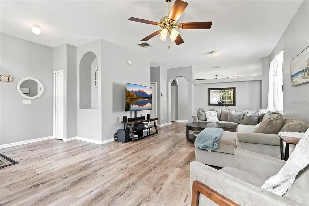1732 NESTLEWOOD TRAIL Orlando, FL 32837