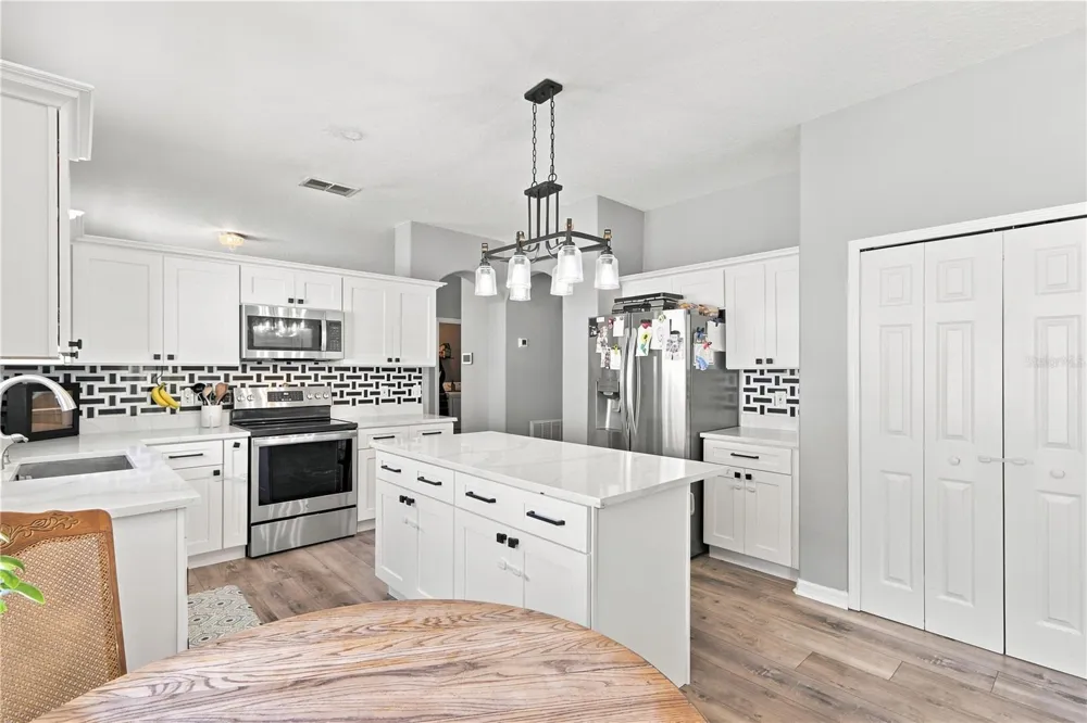 1732 NESTLEWOOD TRAIL Orlando, FL 32837