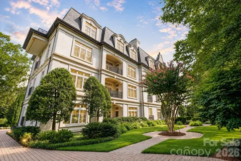 2343 Roswell Avenue #2A