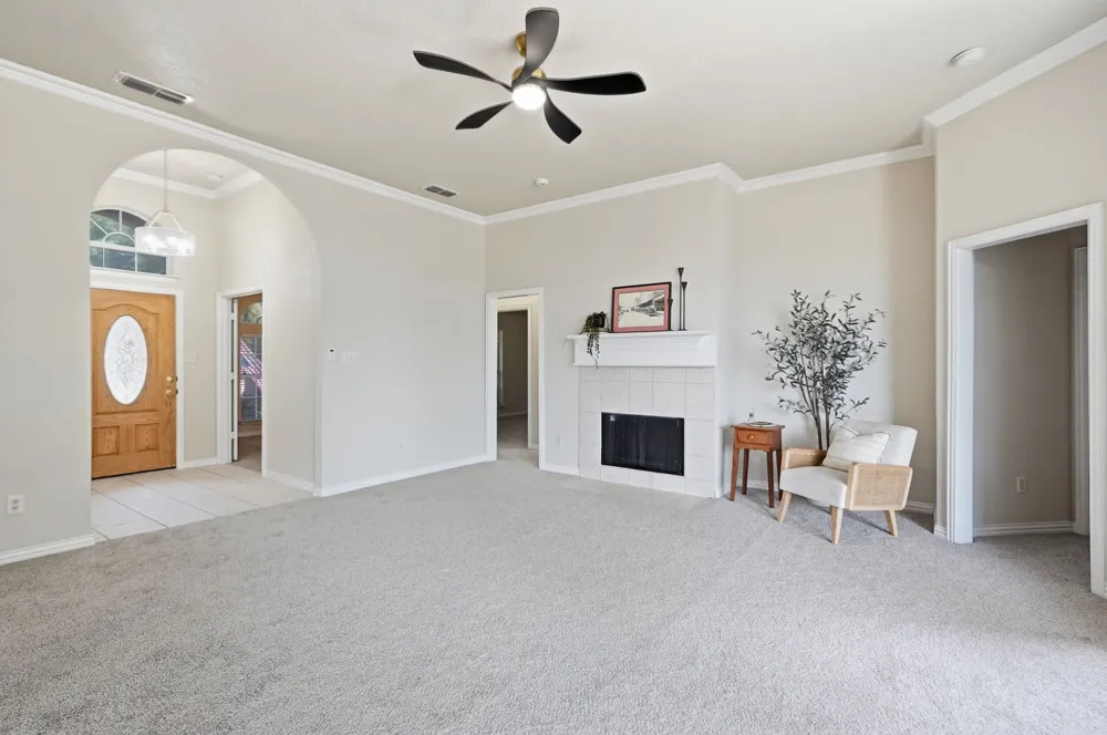 1121 SW Hillside Drive Burleson, TX 76028