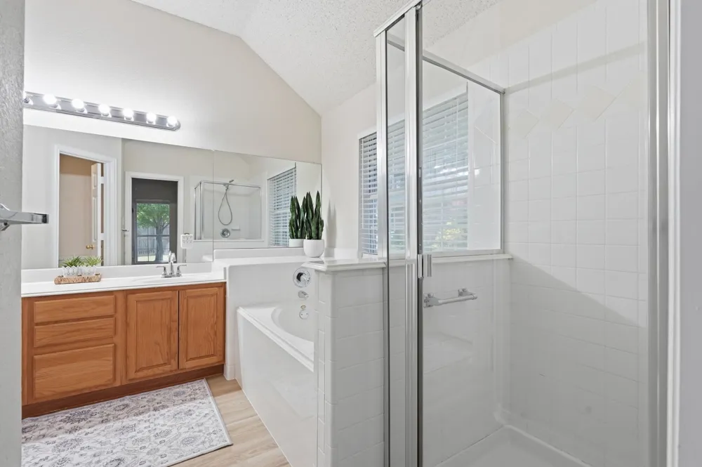 1121 SW Hillside Drive Burleson, TX 76028