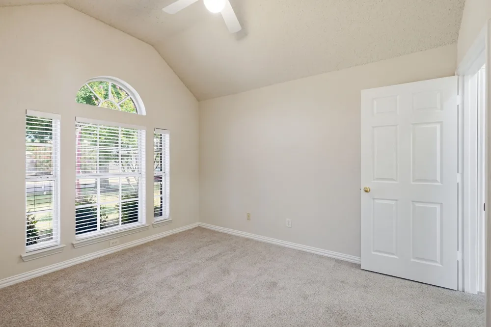 1121 SW Hillside Drive Burleson, TX 76028