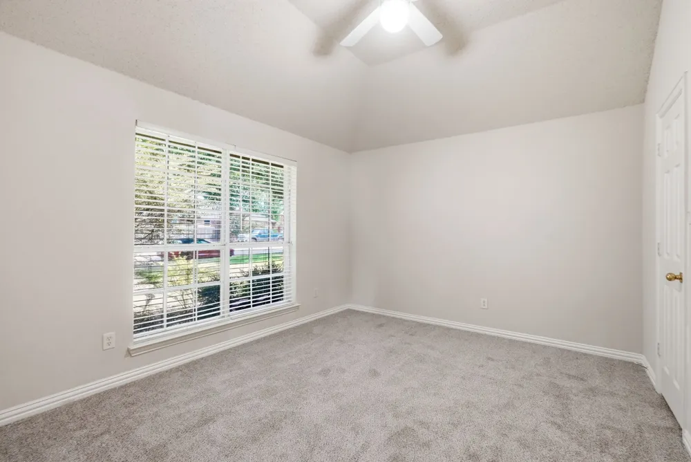 1121 SW Hillside Drive Burleson, TX 76028