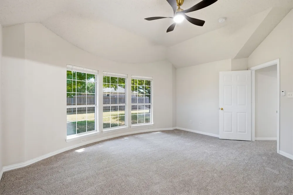 1121 SW Hillside Drive Burleson, TX 76028