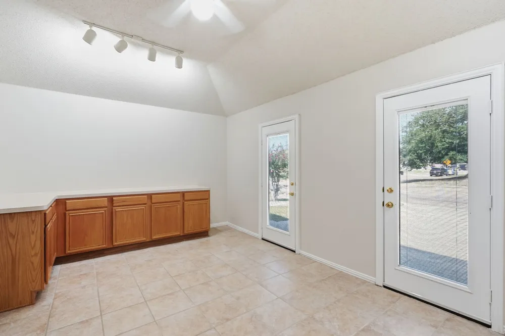 1121 SW Hillside Drive Burleson, TX 76028