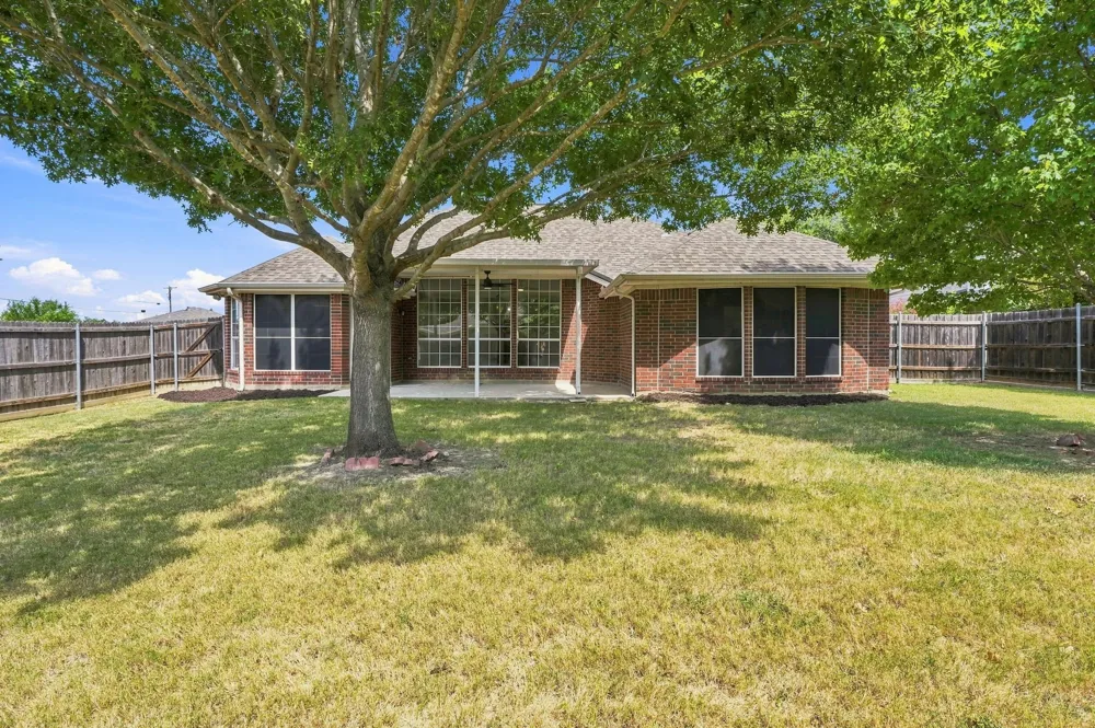 1121 SW Hillside Drive Burleson, TX 76028
