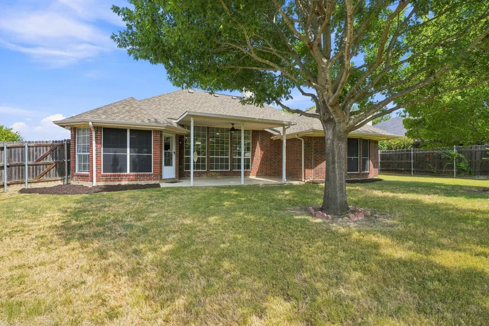 1121 SW Hillside Drive Burleson, TX 76028
