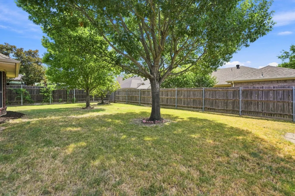 1121 SW Hillside Drive Burleson, TX 76028