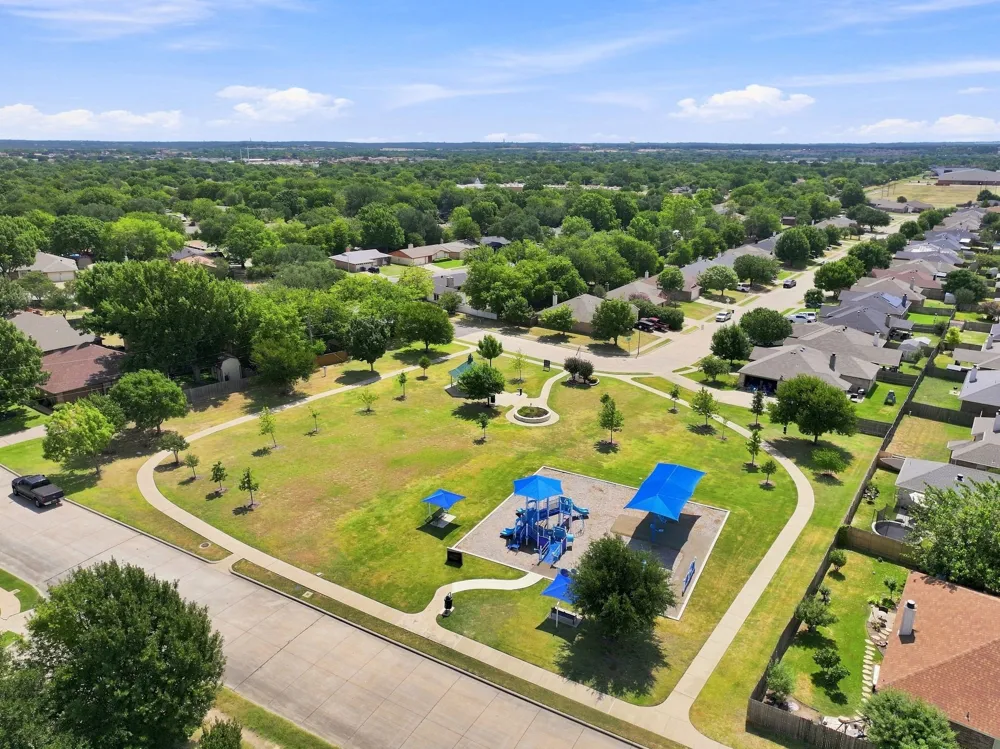 1121 SW Hillside Drive Burleson, TX 76028