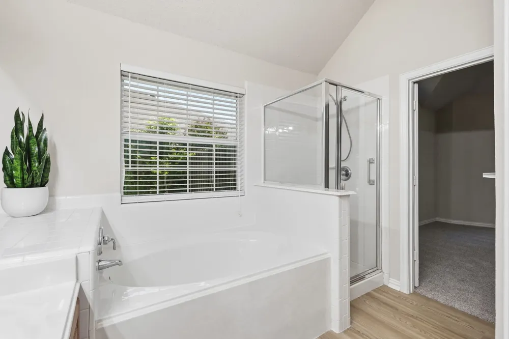 1121 SW Hillside Drive Burleson, TX 76028
