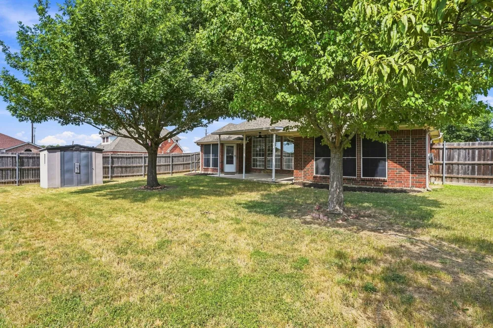 1121 SW Hillside Drive Burleson, TX 76028