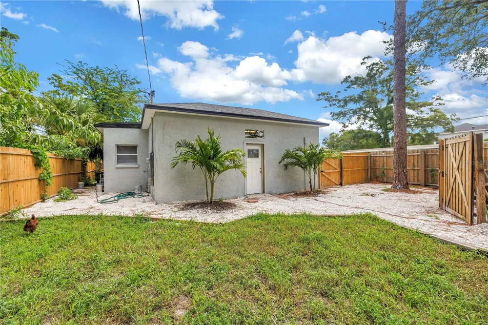 2000 27TH AVENUE St Petersburg, FL 33713