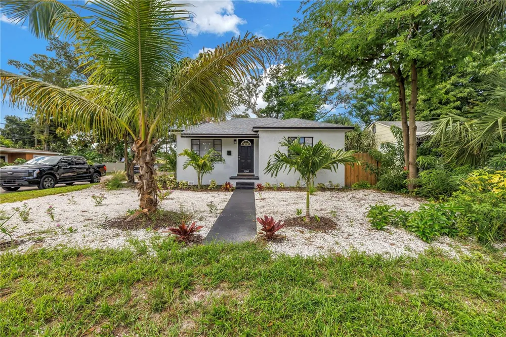 2000 27TH AVENUE St Petersburg, FL 33713