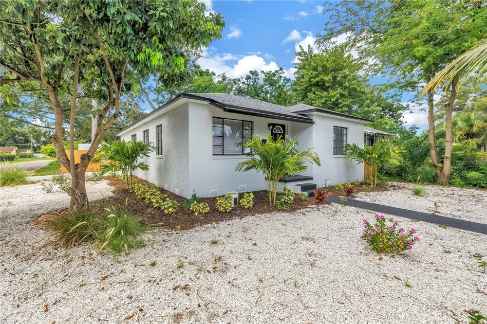 2000 27TH AVENUE St Petersburg, FL 33713