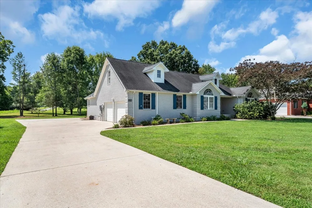 378 Crimson Dr Winchester, TN 37398