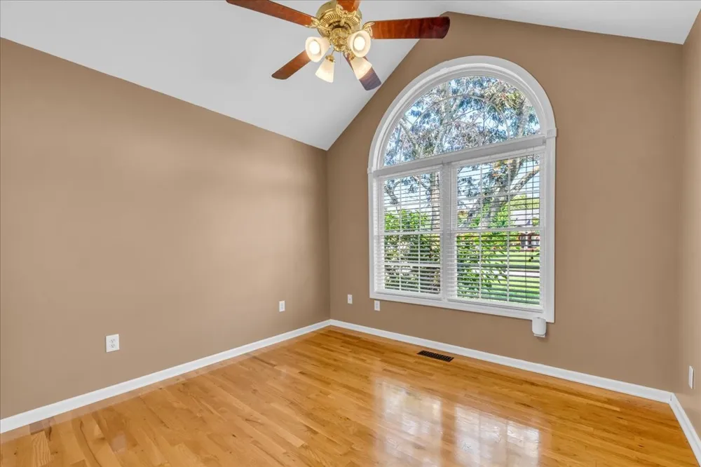 378 Crimson Dr Winchester, TN 37398