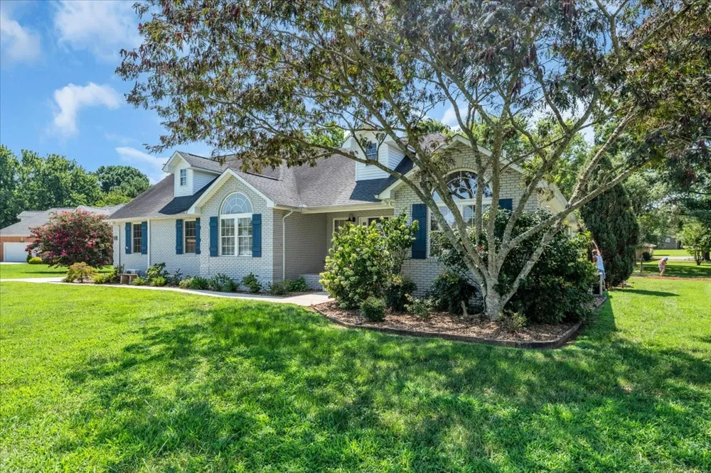 378 Crimson Dr Winchester, TN 37398