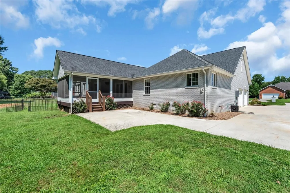 378 Crimson Dr Winchester, TN 37398