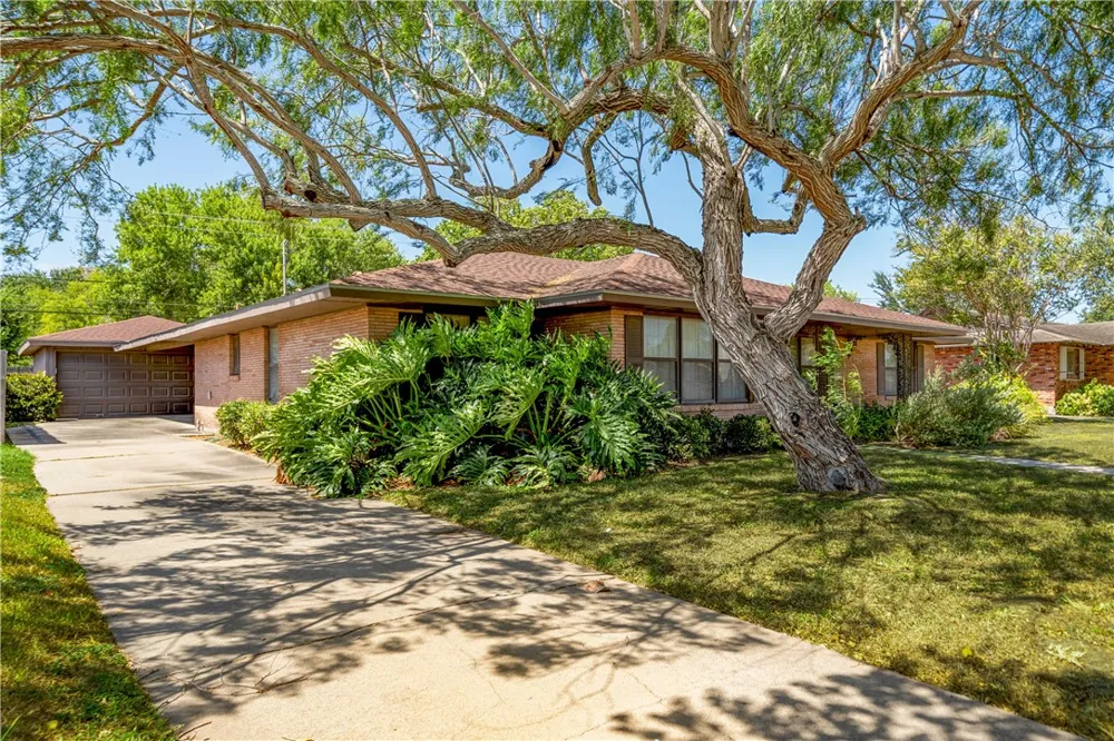 610 Carmel Parkway Corpus Christi, TX 78411