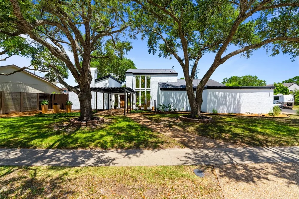 5326 Saint Andrews Drive Corpus Christi, TX 78413