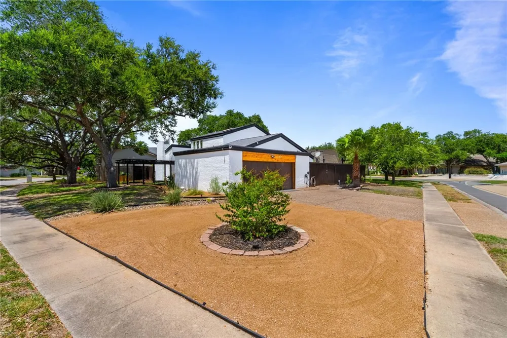 5326 Saint Andrews Drive Corpus Christi, TX 78413