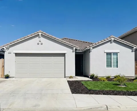 2121 Descanso Avenue
