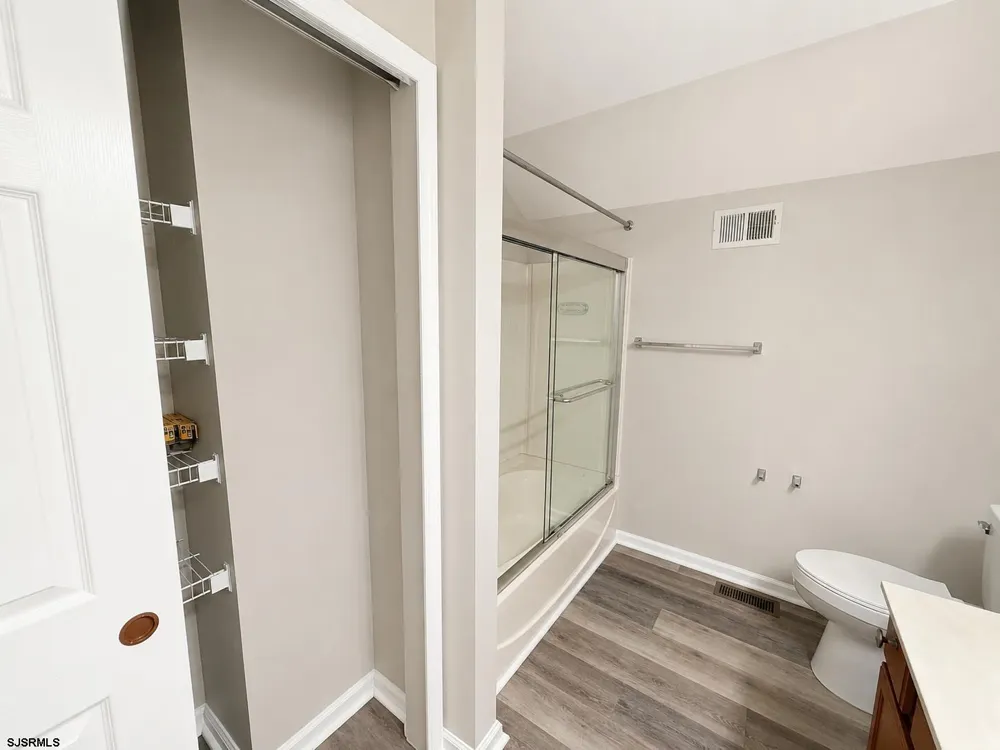 98 Gasko Mays Landing, NJ 08330