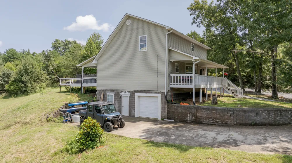 290 J L Davis Lane Evensville, TN 37332