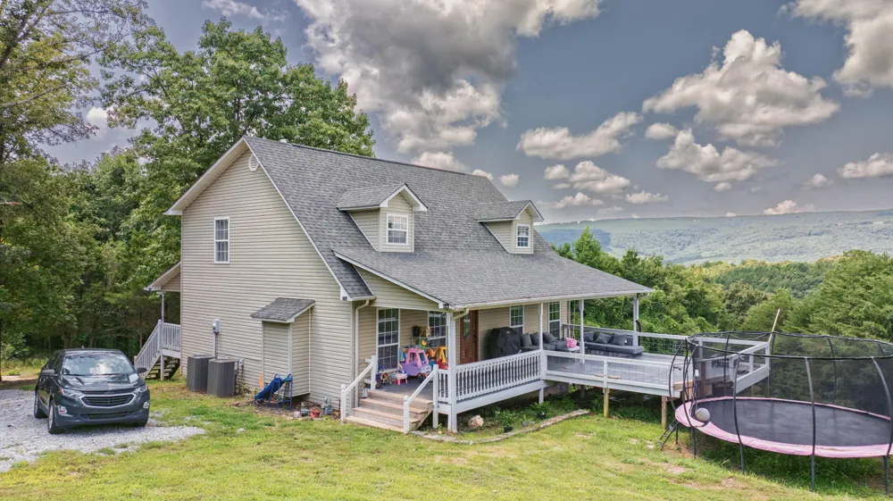 290 J L Davis Lane Evensville, TN 37332