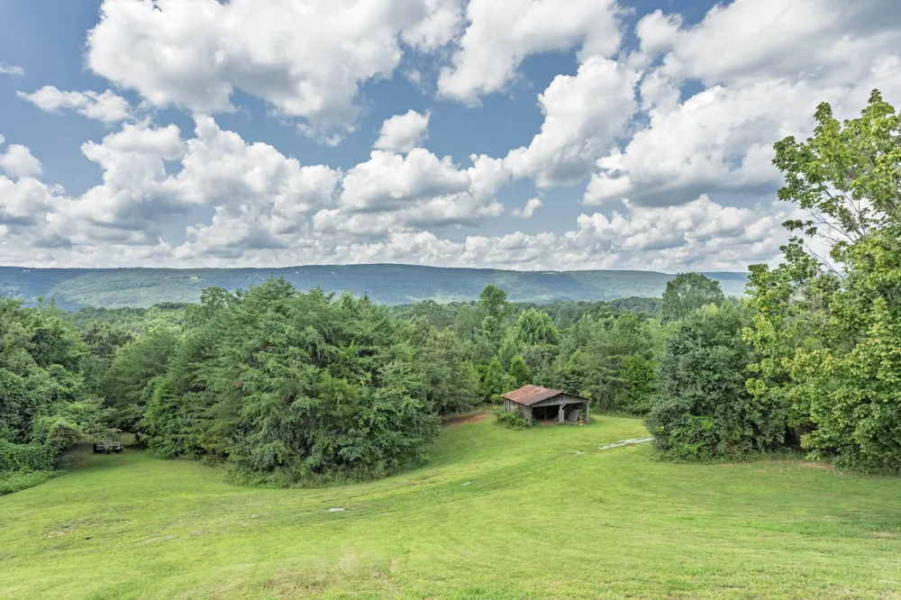 290 J L Davis Lane Evensville, TN 37332