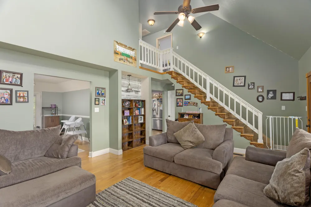 290 J L Davis Lane Evensville, TN 37332