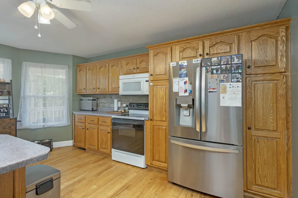 290 J L Davis Lane Evensville, TN 37332