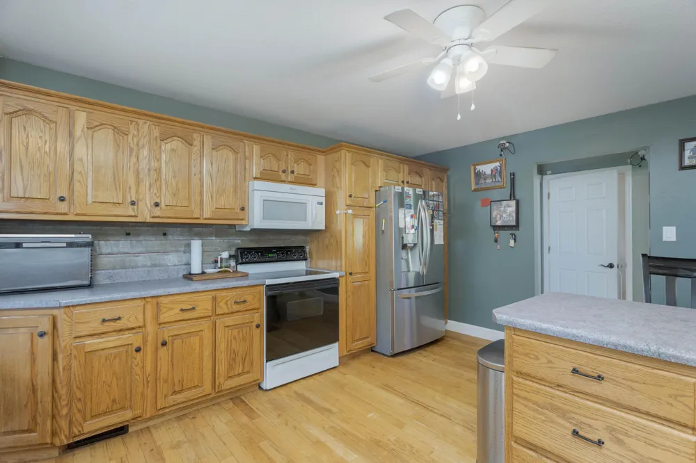 290 J L Davis Lane Evensville, TN 37332