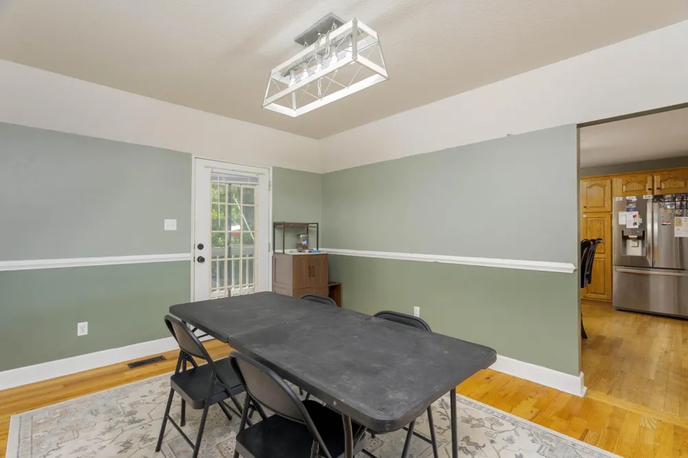290 J L Davis Lane Evensville, TN 37332