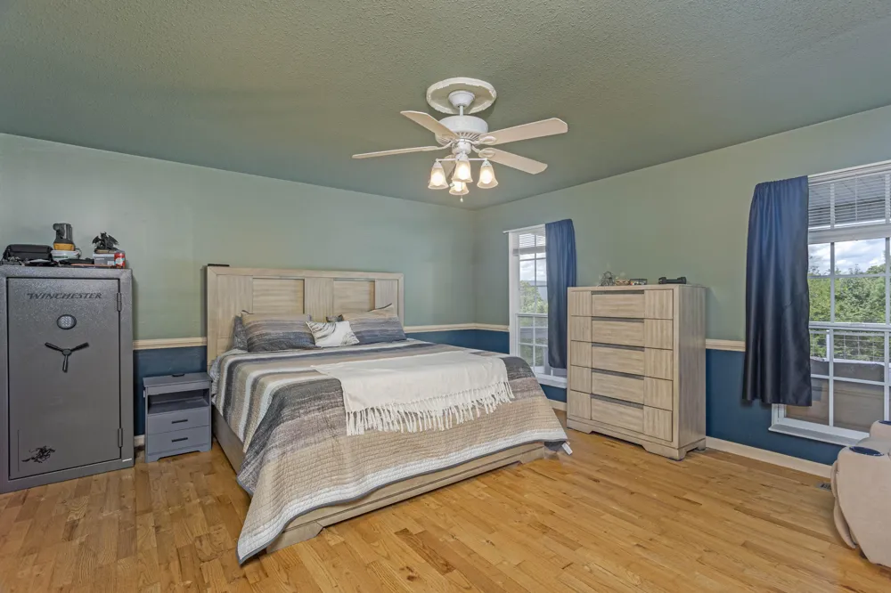290 J L Davis Lane Evensville, TN 37332