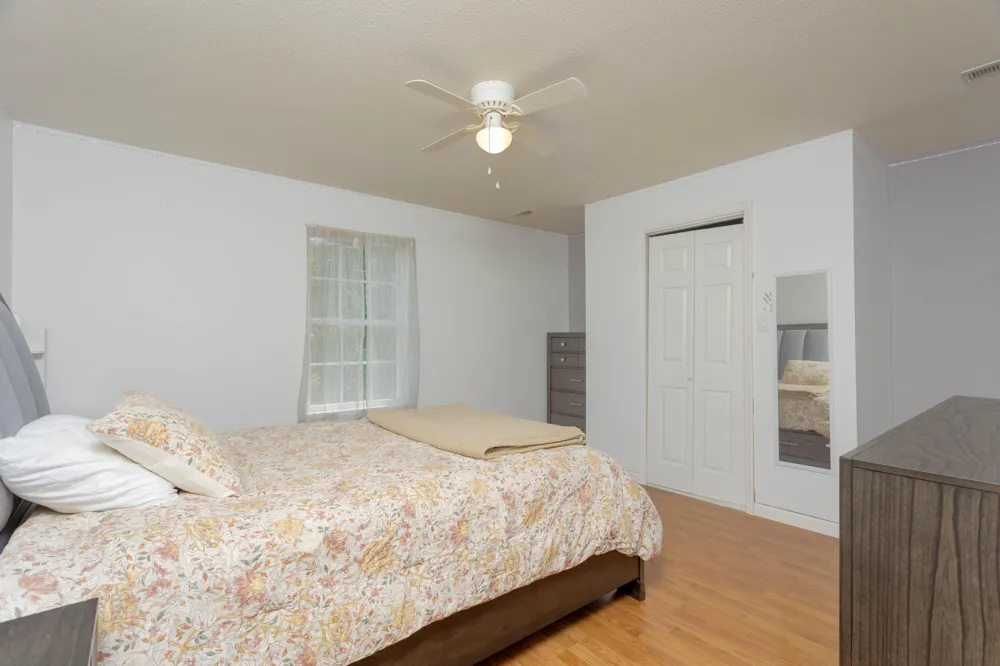 290 J L Davis Lane Evensville, TN 37332