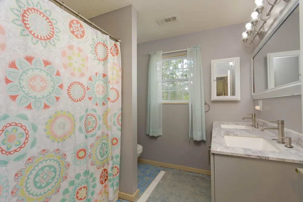 290 J L Davis Lane Evensville, TN 37332