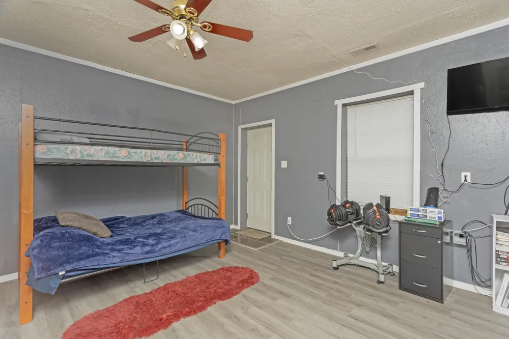 290 J L Davis Lane Evensville, TN 37332