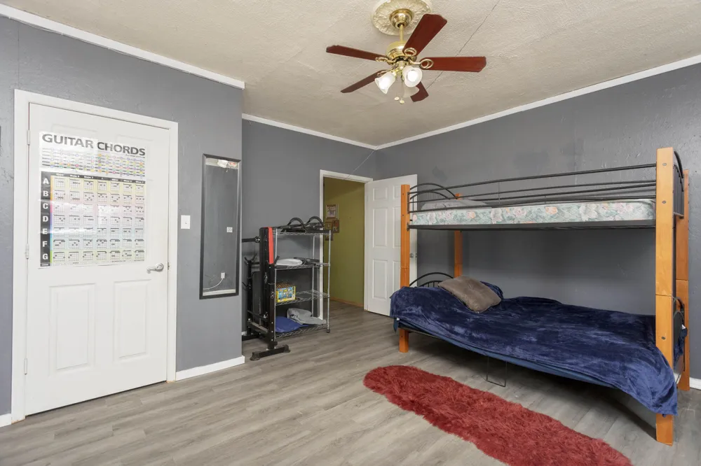 290 J L Davis Lane Evensville, TN 37332