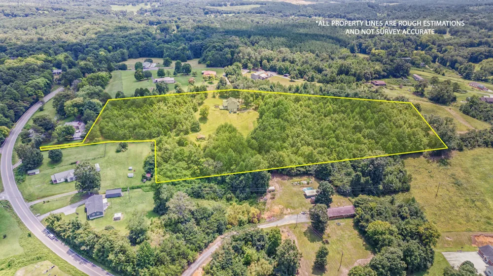 290 J L Davis Lane Evensville, TN 37332