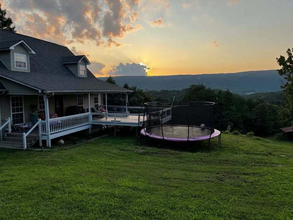 290 J L Davis Lane Evensville, TN 37332