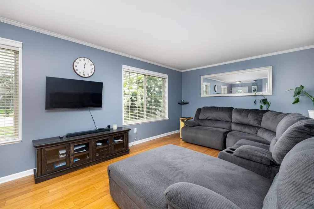 8949 Sunflower Drive Whitmore Lake, MI 48189