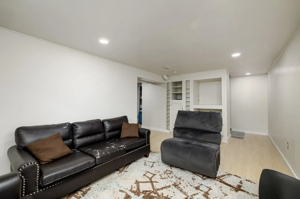 8949 Sunflower Drive Whitmore Lake, MI 48189