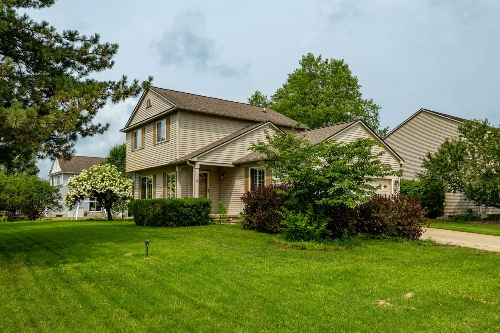 8949 Sunflower Drive Whitmore Lake, MI 48189
