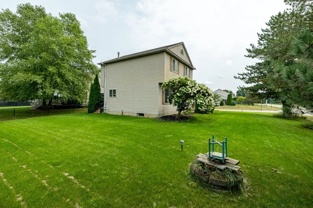 8949 Sunflower Drive Whitmore Lake, MI 48189