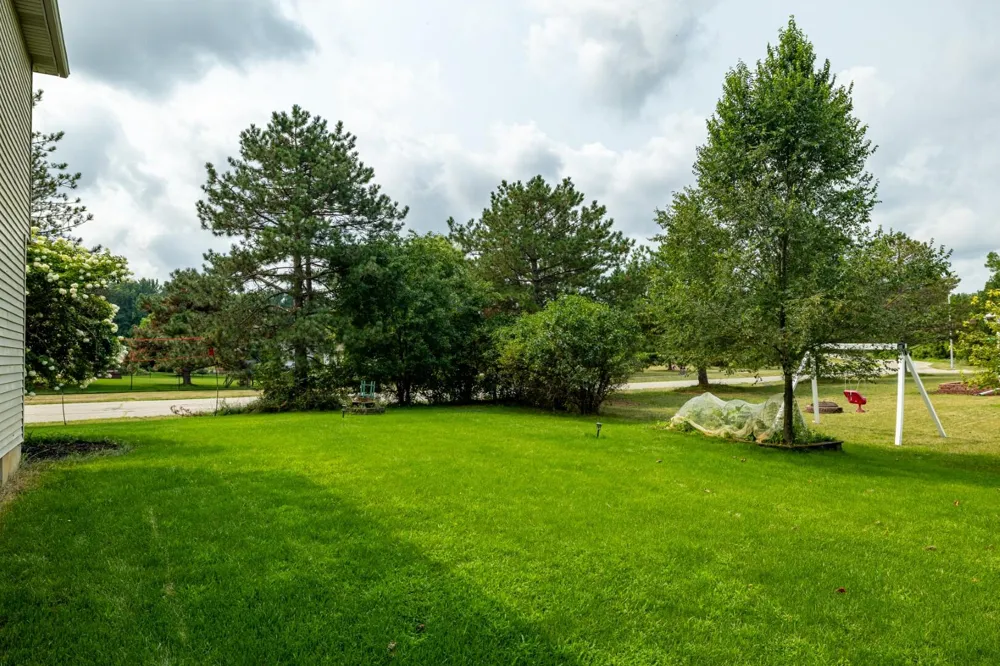 8949 Sunflower Drive Whitmore Lake, MI 48189