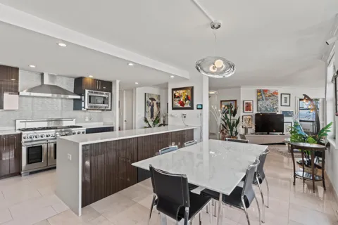 7004 BLVD EAST