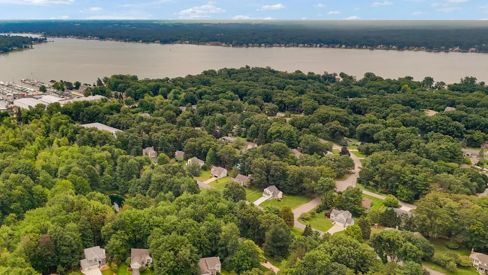 155 Summer Wind Holland, MI 49424