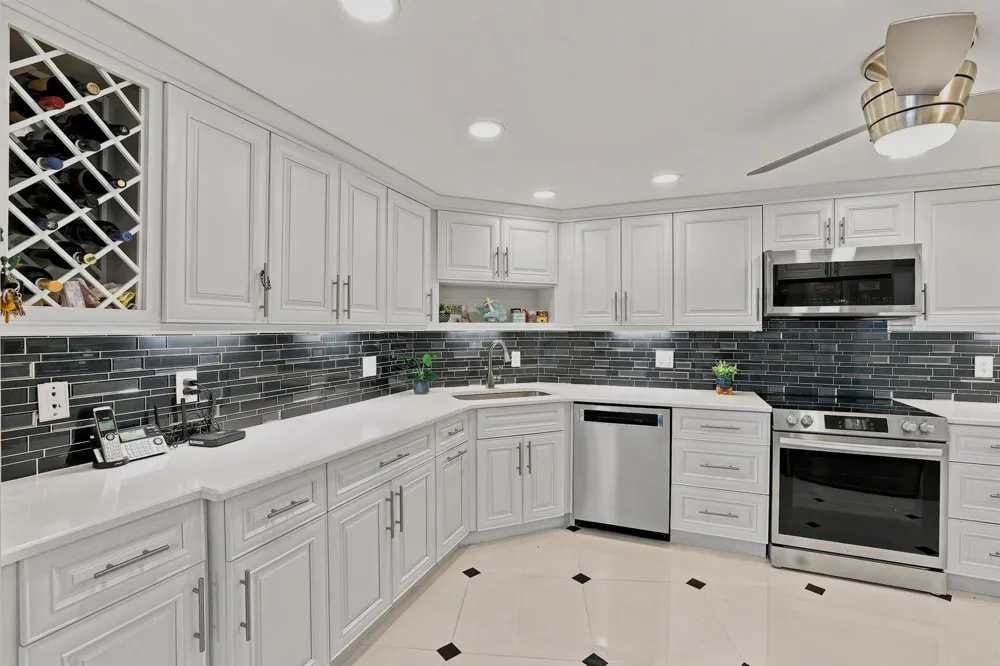 3900 Ocean Drive #4B Lauderdale By The Sea, FL 33308